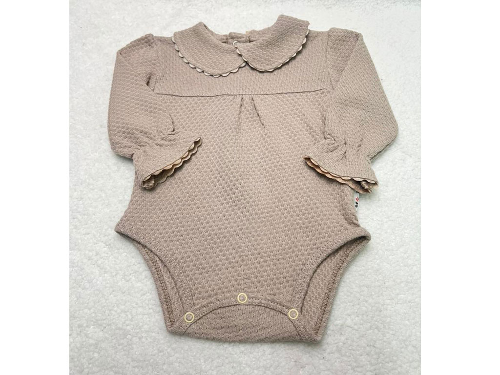 بادی آستین بلند نوزادی دخترانه رنگ نسکافه ای   یقه BB