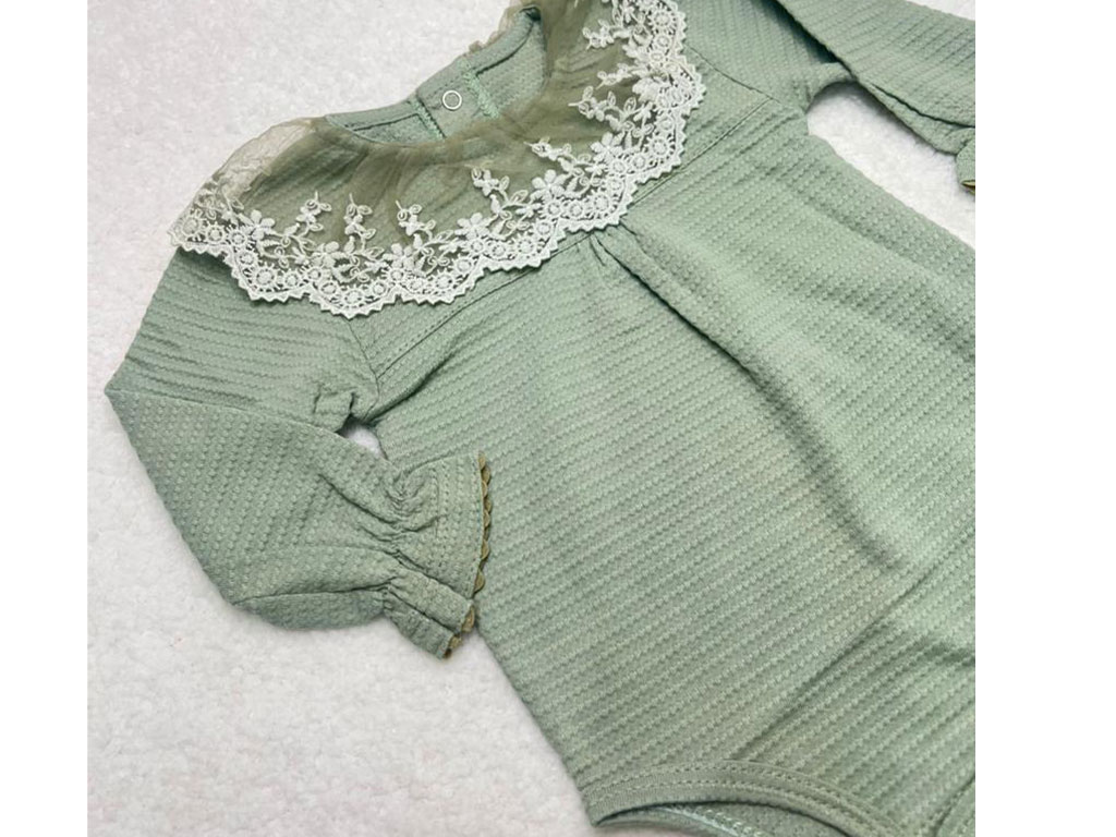 بادی آستین بلند نوزادی دخترانه رنگ سبز  یقه توری