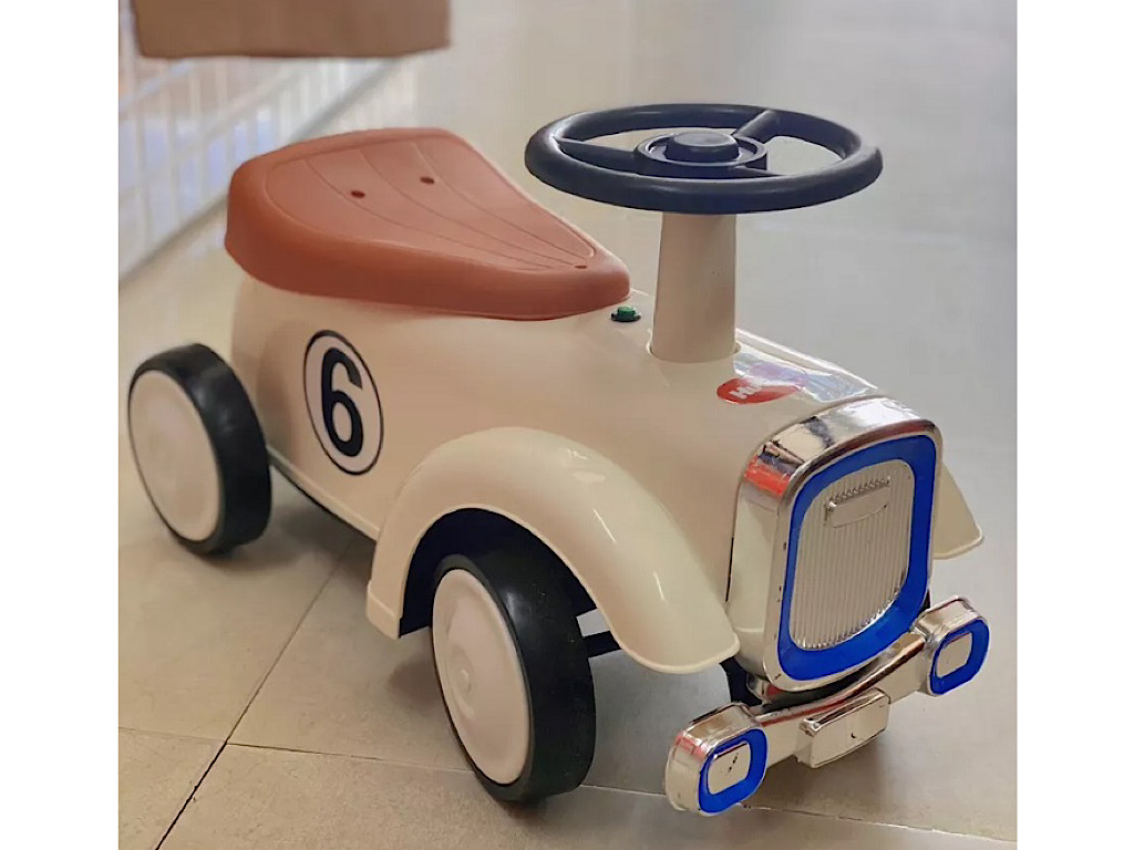 اسکوتر طرح ماشین موزیکال