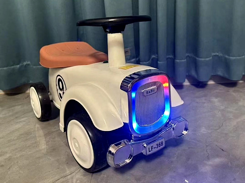 اسکوتر طرح ماشین موزیکال