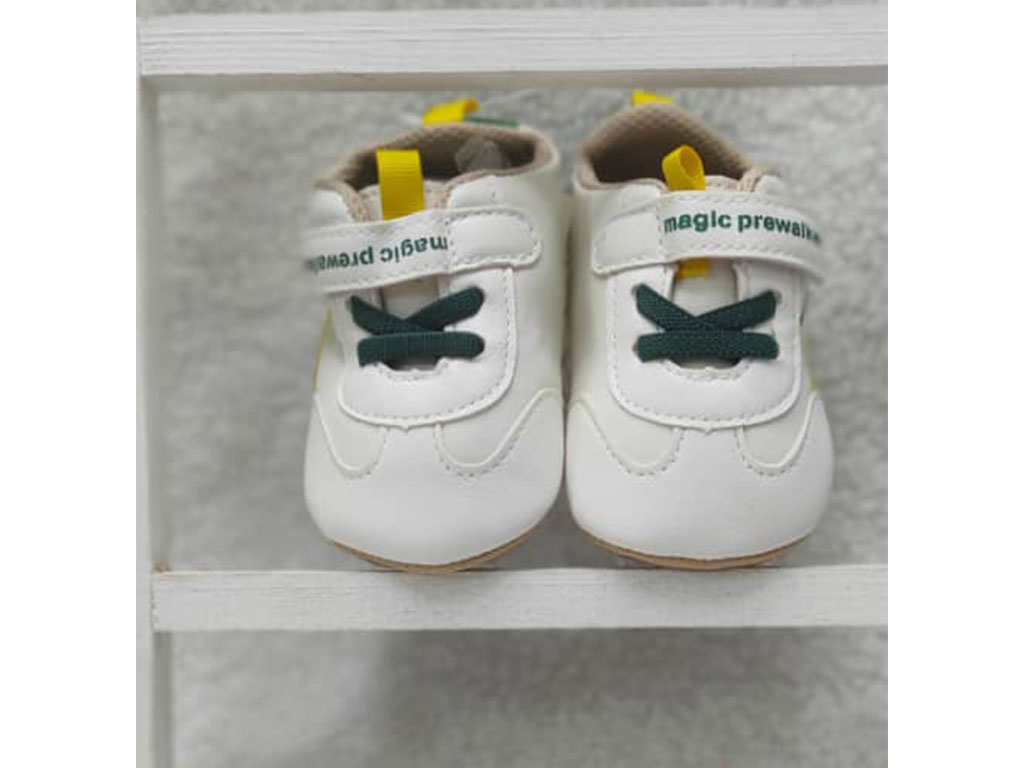 پاپوش استپ دار نوزادی سفید دو خط زرد