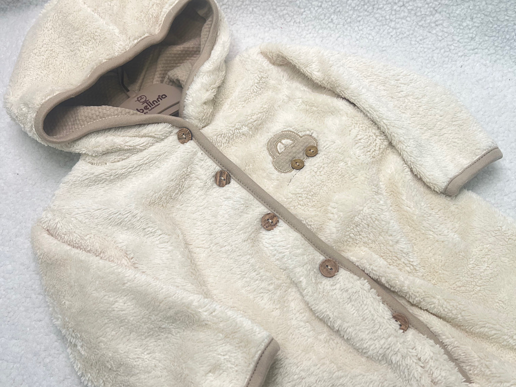 سرهمی کلاهدار و جورابدار نوزادی پولیشی ب ب لینا   BEBELINNA