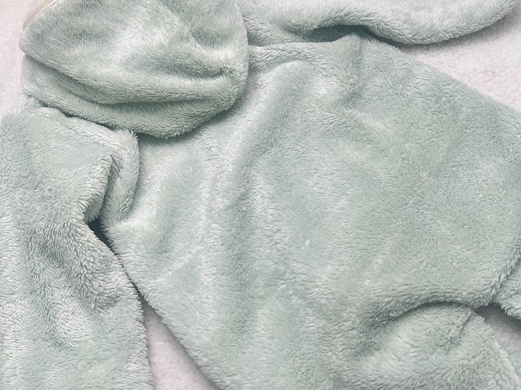 سرهمی کلاهدار و جورابدار نوزادی پولیشی ب ب لینا   BEBELINNA