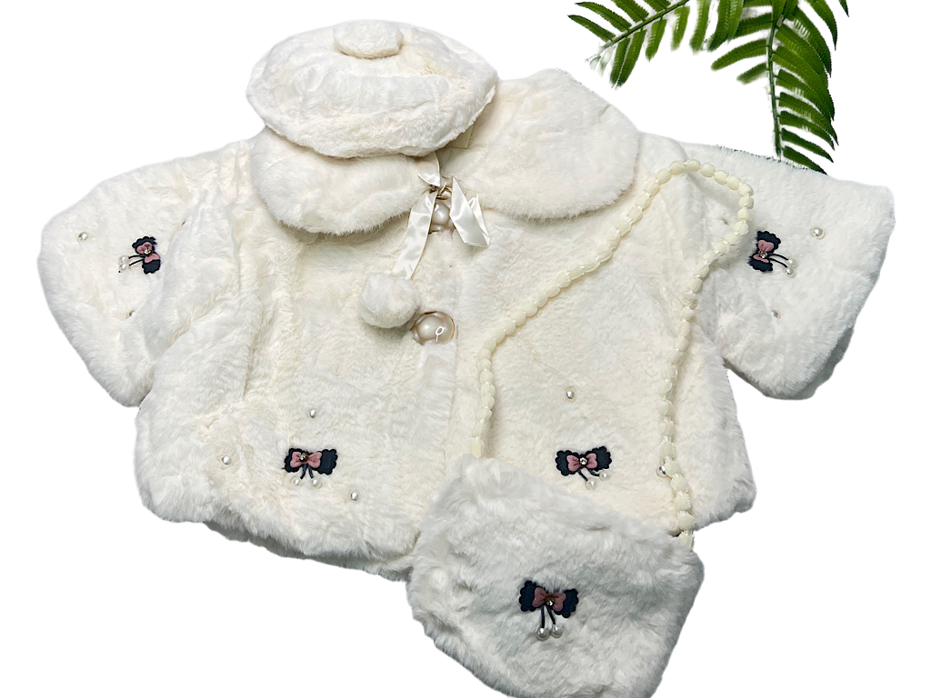 کاپشن طرح شنل با کلاه و کیف شیری رنگ  M.M.D