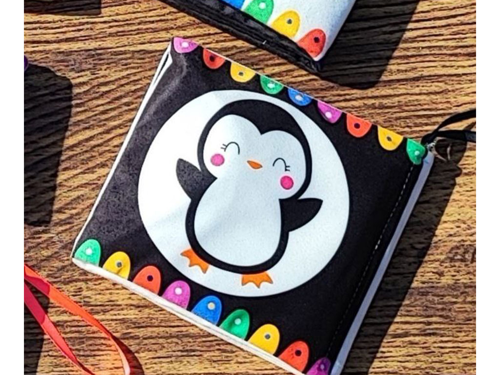 کتاب پارچه ای سوت دار دنیارو ببین (سیاه و سفید)