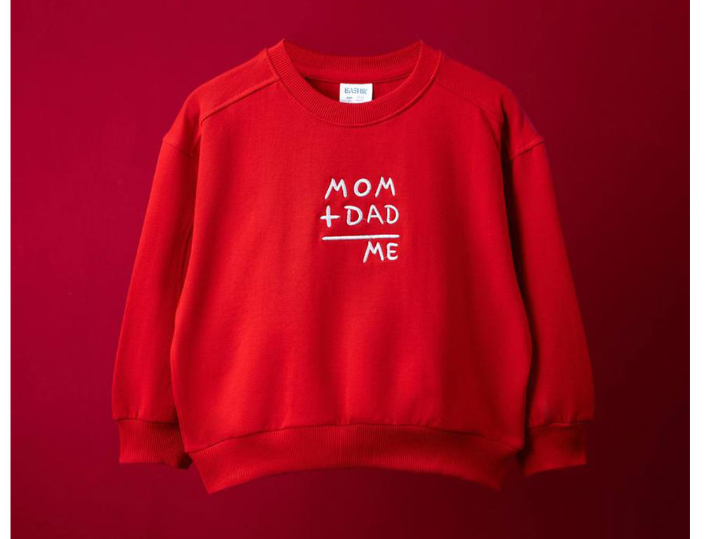 بلوز آستین بلند دورس قرمز رنگ طرح mom+dad  بشیر Bashir