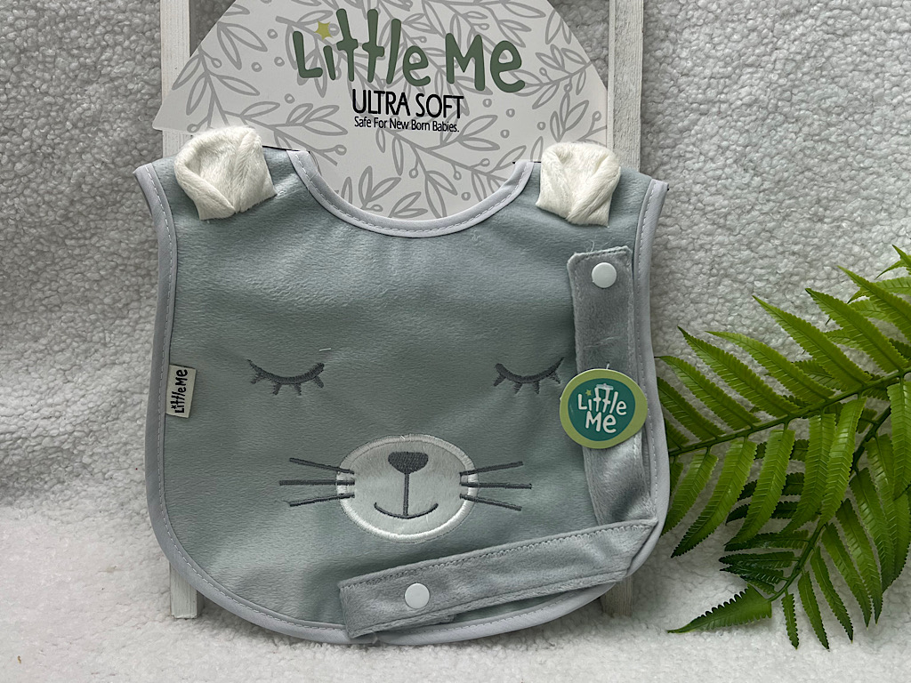 پیشبند نوزادی پسرانه با بند پستانک دکمه ای لیتل می little me