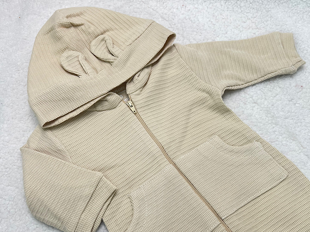 سرهمی جوراب و کلاه دار بیسکوییتی زیپ دار نوزادی رنگ کرم روشن دامون damon