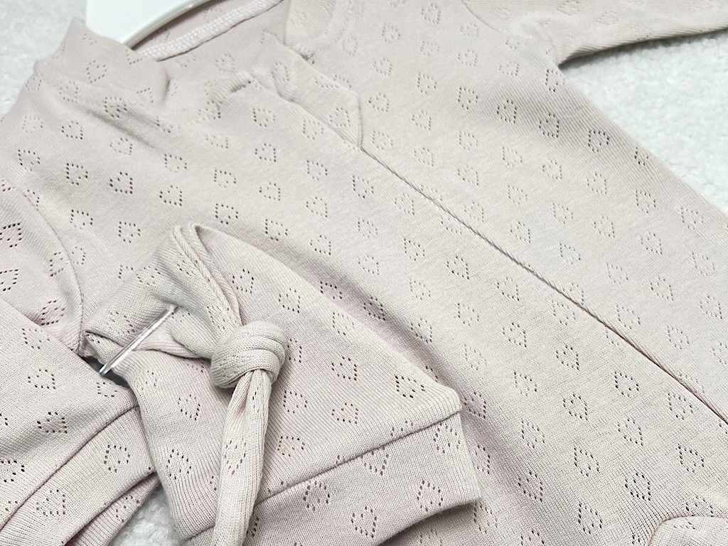 سرهمی نوزادی  زیپ و کلاه دار طرح قلب سوزنی رنگ کالباسی روشن  کارامل caramell