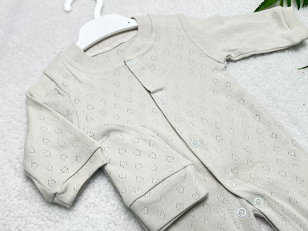 سرهمی نوزادی کلاه دار طرح قلب سوزنی استخوانی  رنگ کارامل caramell