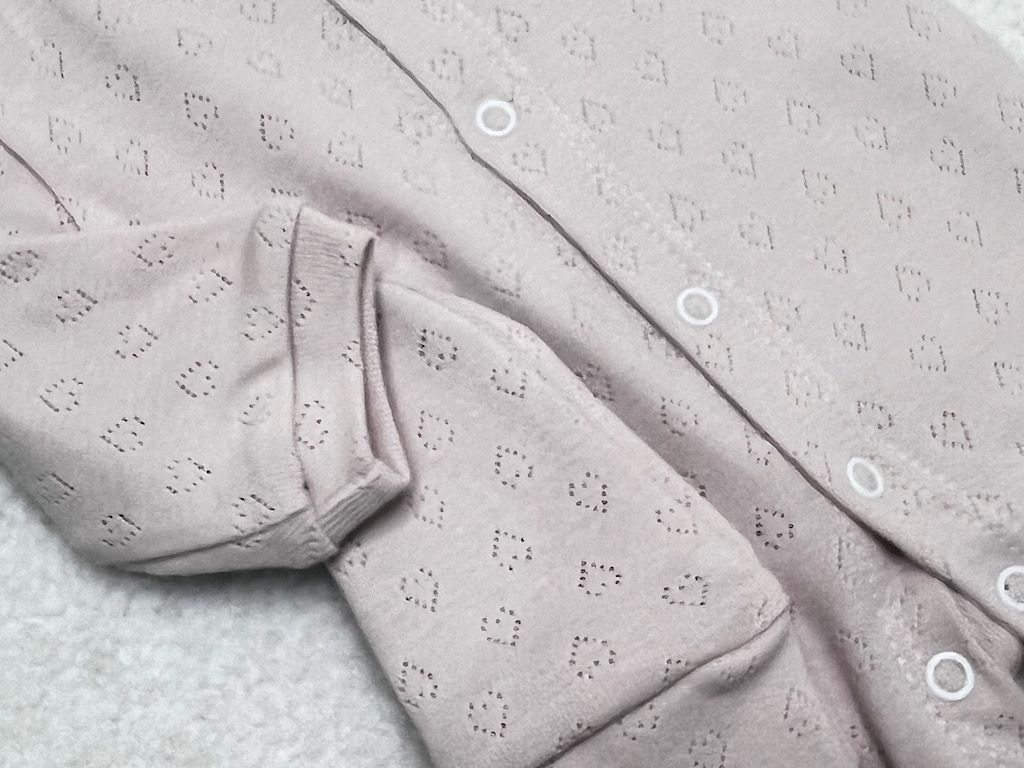 سرهمی نوزادی کلاه دار طرح قلب سوزنی رنگ کالباسی روشن  کارامل caramell