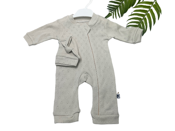 سرهمی نوزادی  زیپ و کلاه دار طرح قلب سوزنی رنگ استخوانی   کارامل caramell