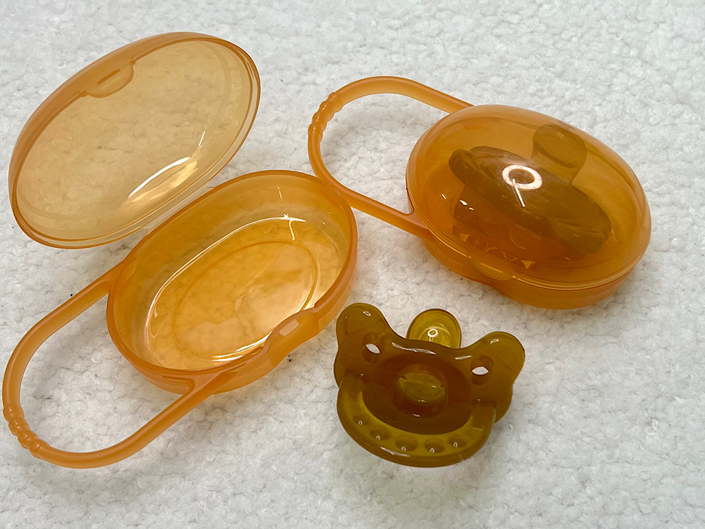 پستانک نوزادی قابدار طرح هی اور شی HEORSHI