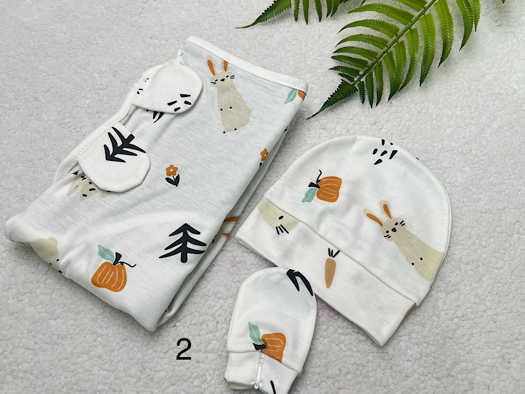 قنداق چسبی همراه با کلاه و دستکش baby4life