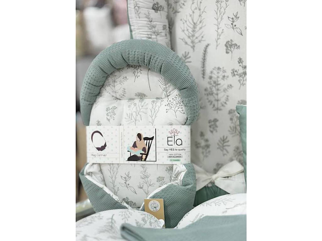 ست تشک لبه دار و آغوشگیر (قنداق سوئیسی) با بالشت و روانداز و زیرانداز تعویض طرح پیکه نبات سبز الا ELA