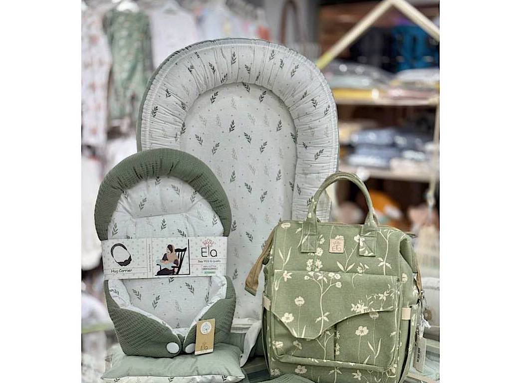 ست تشک لبه دار و آغوشگیر (قنداق سوئیسی) پیکه با بالشت و روانداز و زیرانداز تعویض طرح صلح سبز ELA