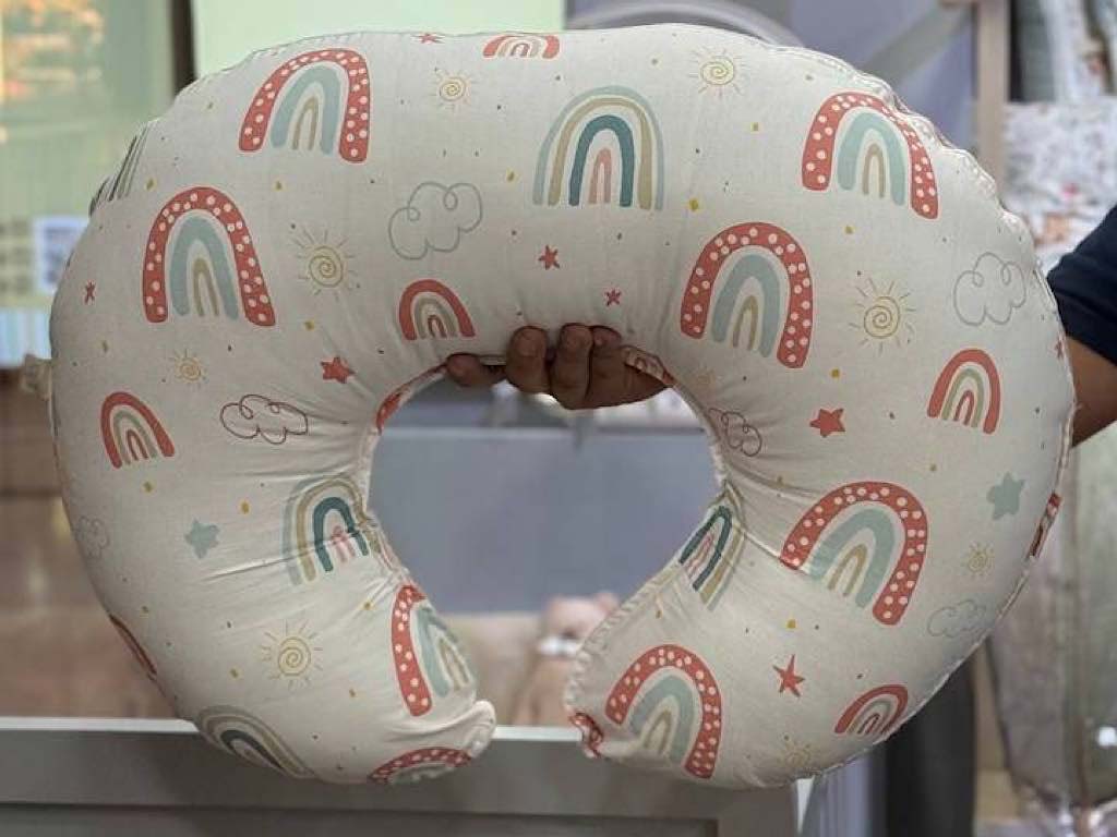 بالشت چند منظوره شیردهی نوزاد طرح آبرنگی رنگین کمان صورتی  الا ELA