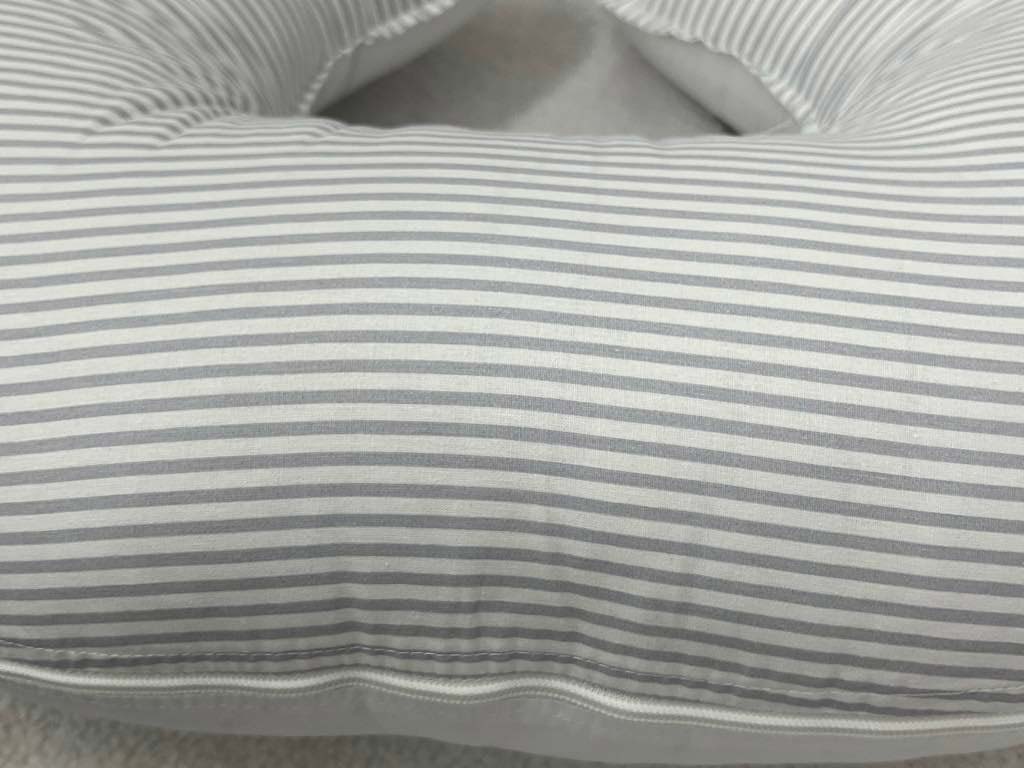 بالشت چند منظوره شیردهی نوزاد طرح گلدوزی فیل و ماه طوسی الا ELA