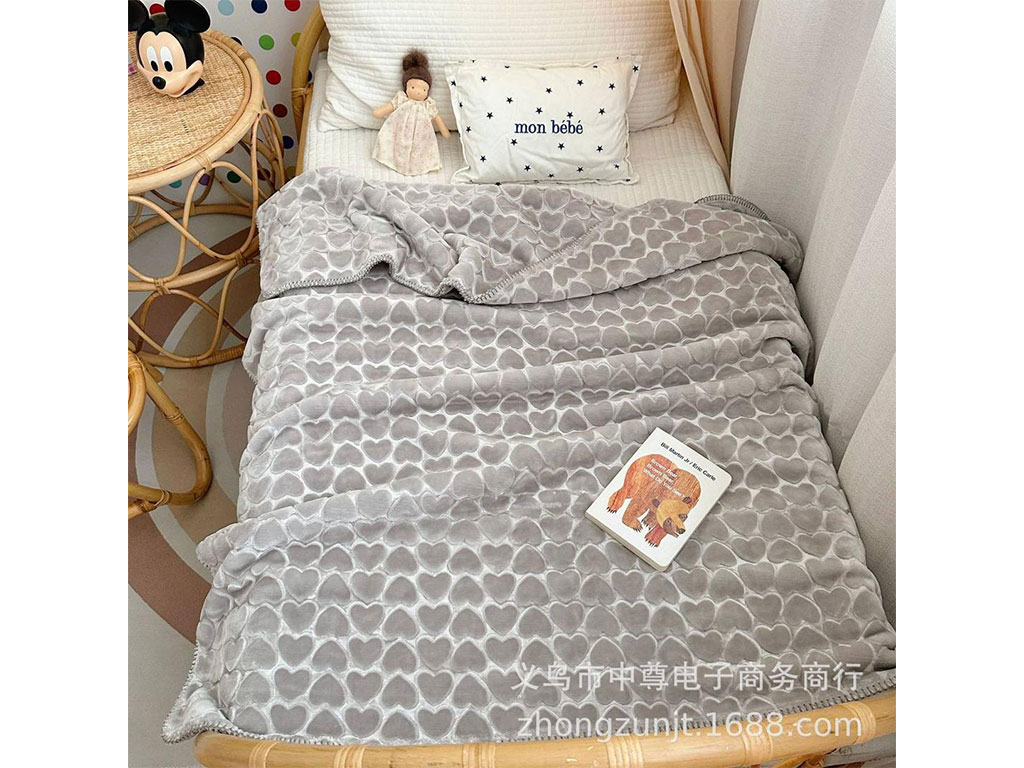 پتو پولیشی مخملی نوزادی طرح قلب