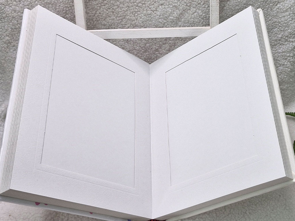 آلبوم  عکس کودک  فریم دارhttps://cdnfa.com/delband/f1e6/files/thumb/14245726.jpg?1765988728