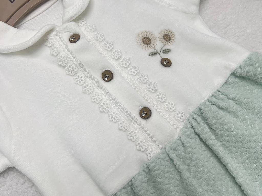 سرهمی جورابدار  مخمل گلدوزی  نوزادی  سبز و  شیری رنگ  دخترانه  بب لینا BEBELINNA