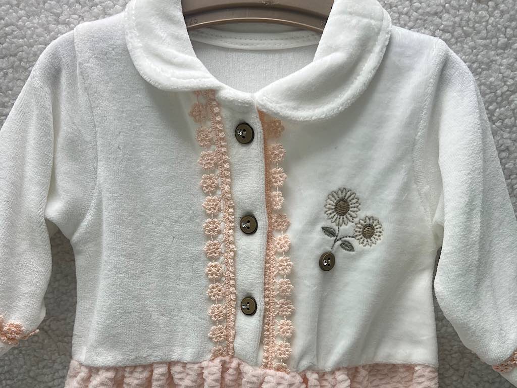 سرهمی جورابدار  مخمل گلدوزی  نوزادی  صورتی و  شیری رنگ  دخترانه  بب لینا BEBELINNA