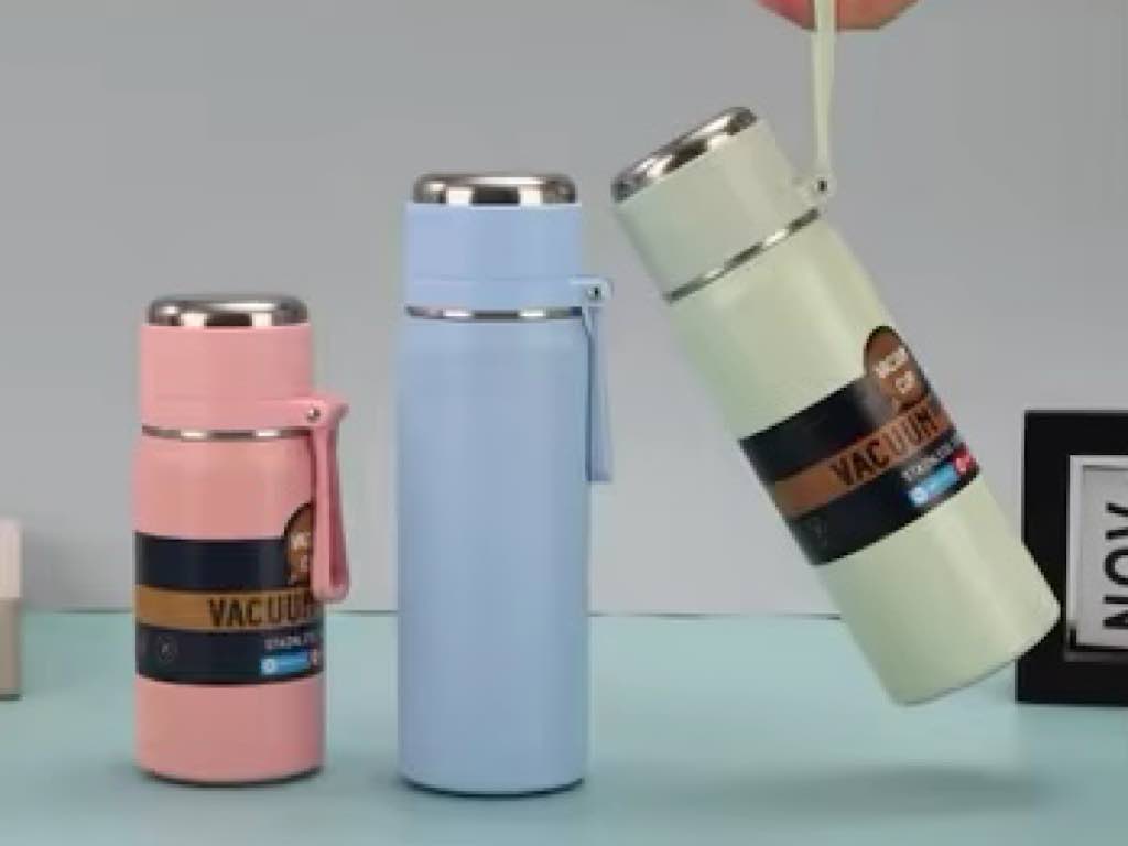 فلاسک استیل حجم 500 میلی لیتر دارای صافی و بند سیلیکونی