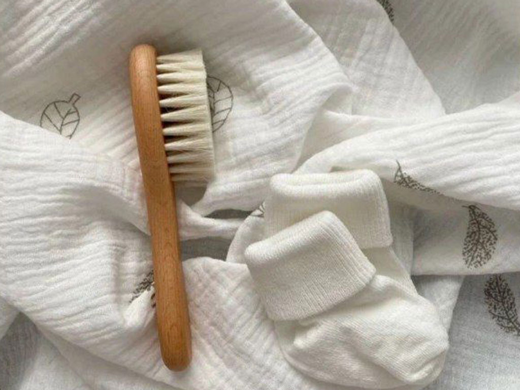 ست شانه و برس چوبی نوزادی only baby