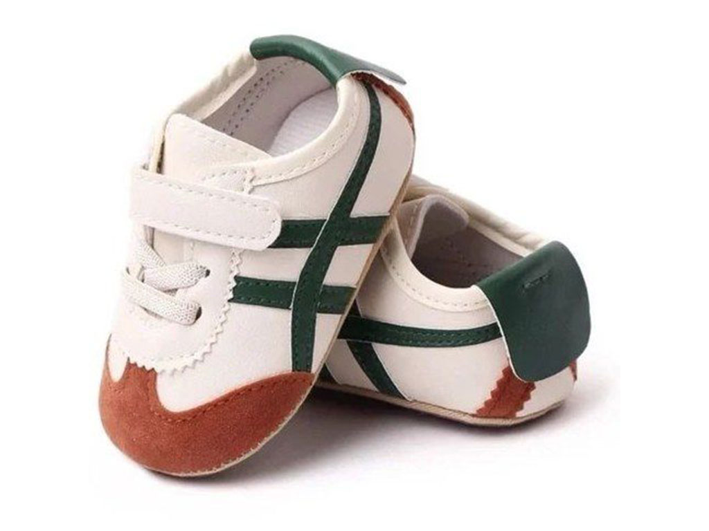 پاپوش استپ دار نوزادی رنگ شیری طرح خط دار سبز