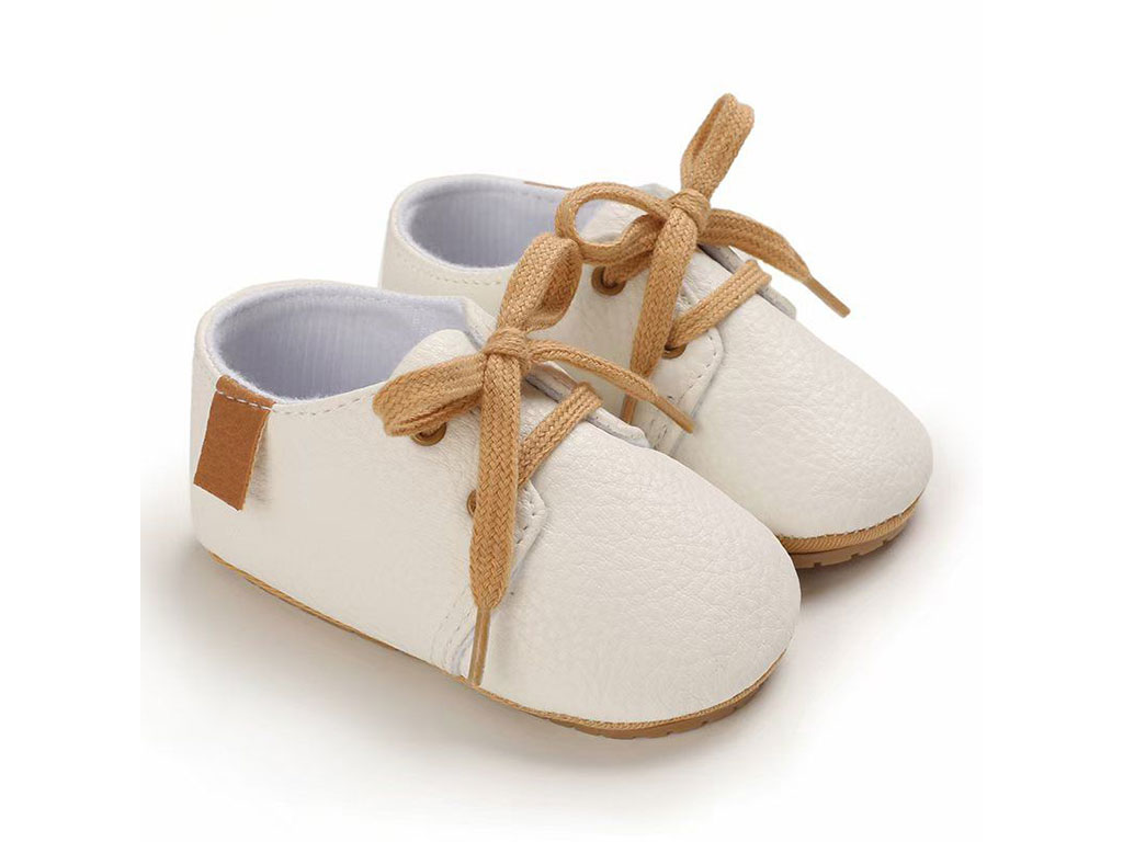 پاپوش استپ دار نوزادی رنگ سفید بند دار