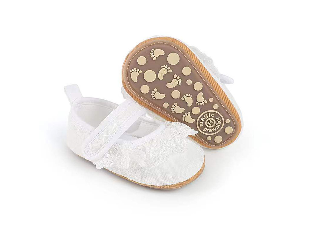 پاپوش سفید رنگ  استپ دار نوزادی دخترانه طرح گیپور توردار