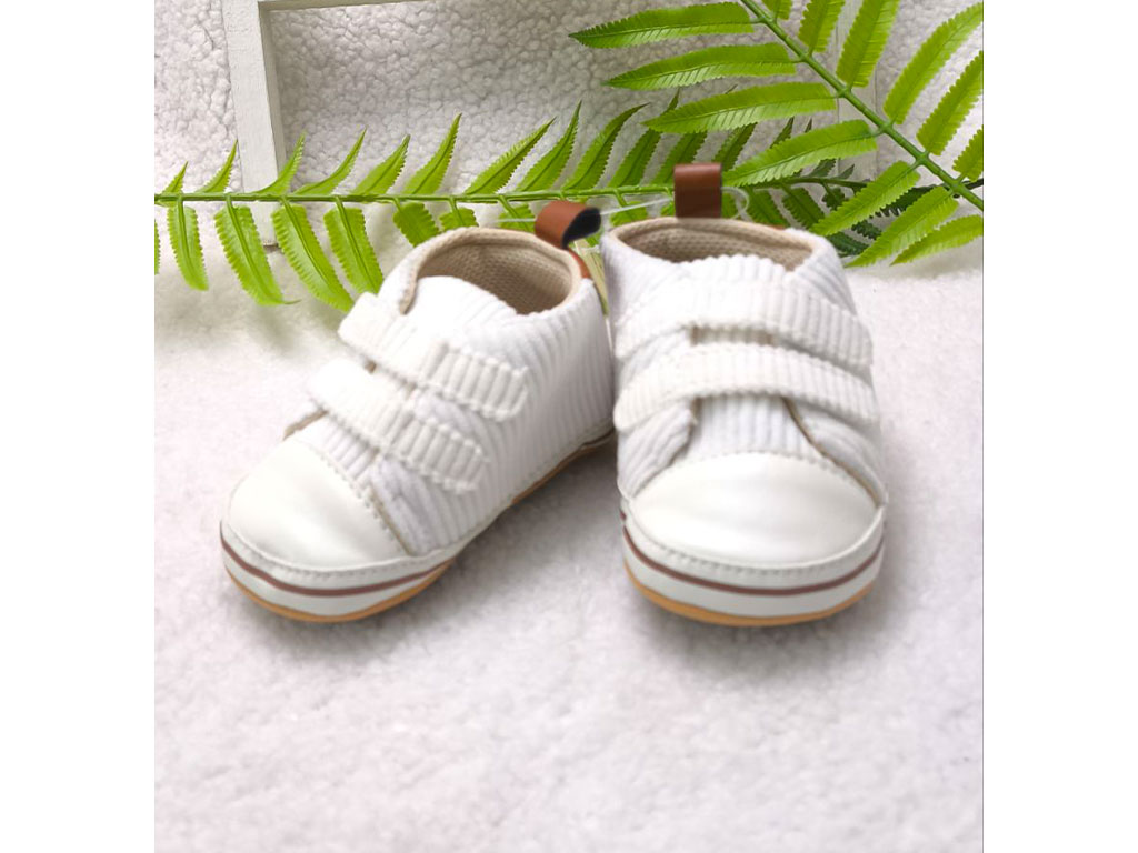 پاپوش استپ دار نوزادی مخمل کبریتی طرح ببر رنگ سفید