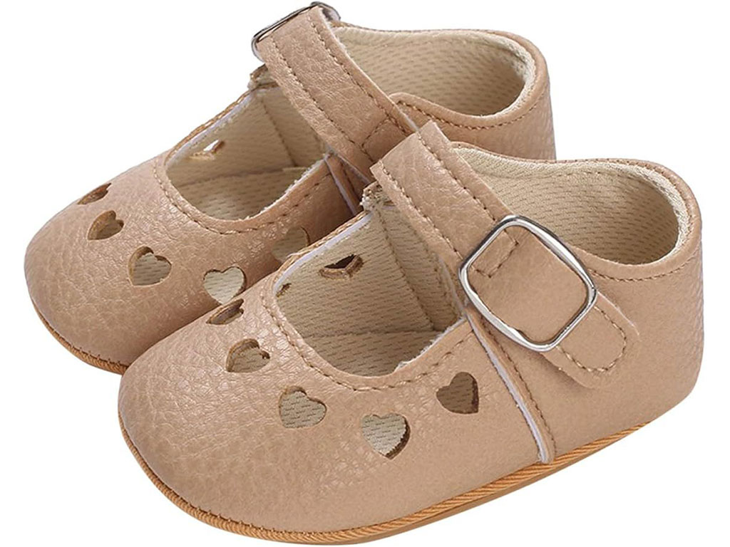 پاپوش نسکافه ای رنگ استپ دار نوزادی دخترانه طرح قلب