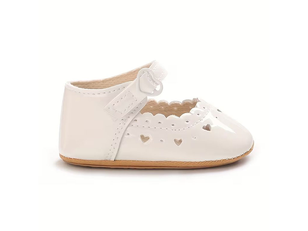 پاپوش سفید رنگ استپ دار نوزادی دخترانه طرح لبه قلب دار