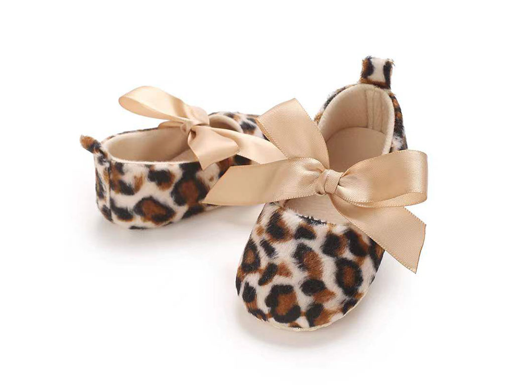 پاپوش استپ پلنگی نوزادی دخترانه طرح پاپیون