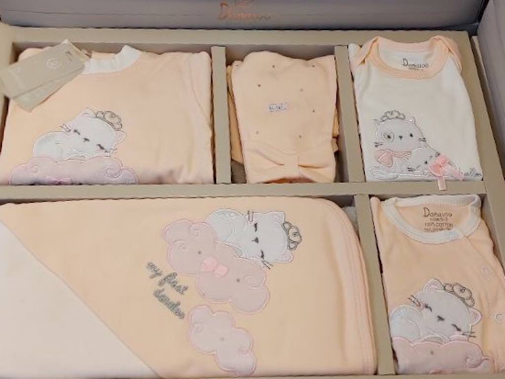 ست بیمارستانی 13 تکه نوزادی طرح گربه و تاج دانالو Danaloo