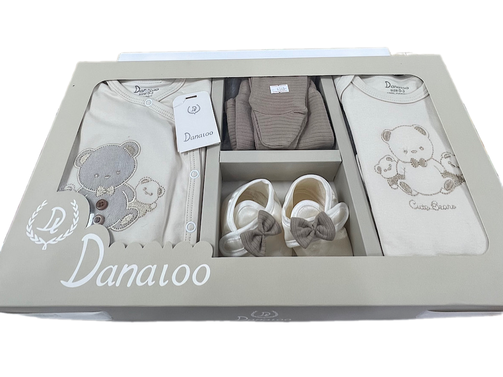 ست بیمارستانی 9 تکه نوزادی طرح خرس قهوه ای دانالو Danaloo