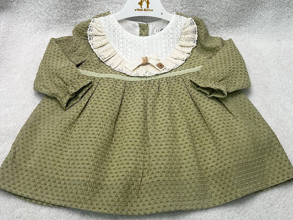 پیراهن دخترانه سبز رنگ جلو سینه گیپور پاپیون دار نیوبرن New Born