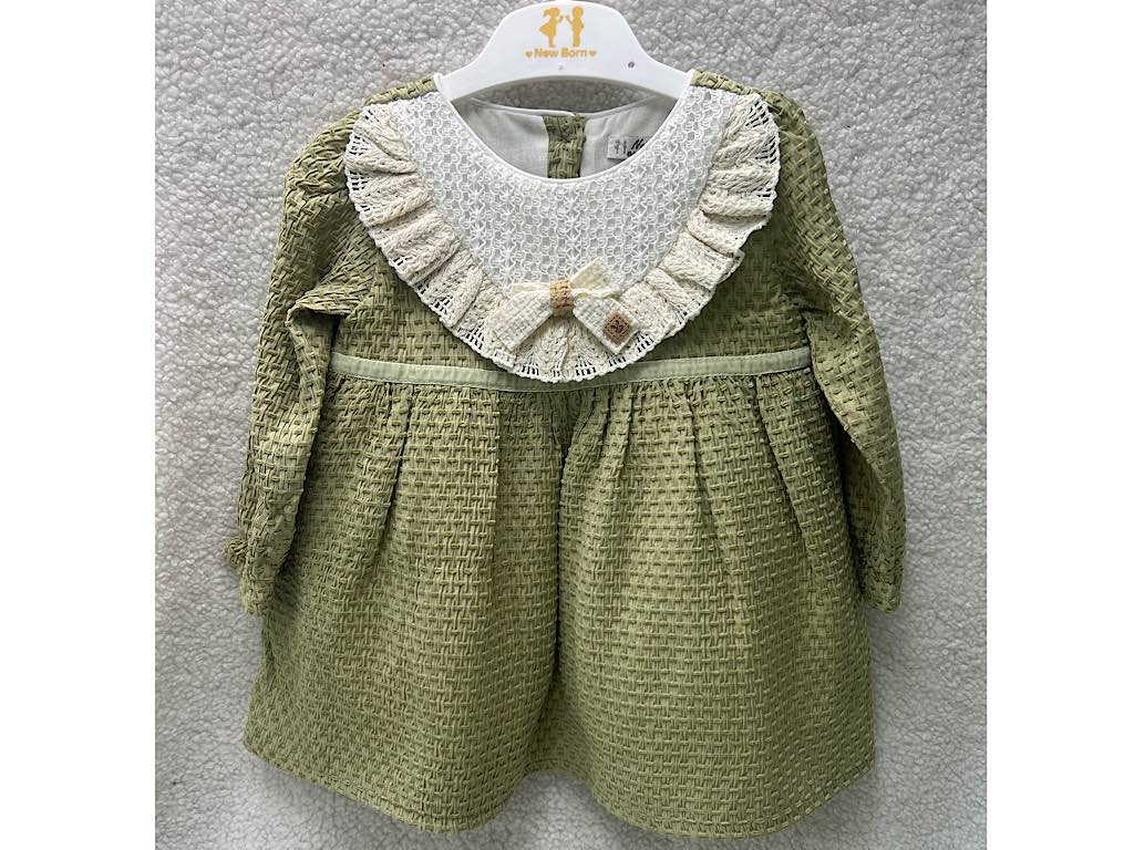 پیراهن دخترانه سبز رنگ جلو سینه گیپور پاپیون دار نیوبرن New Born