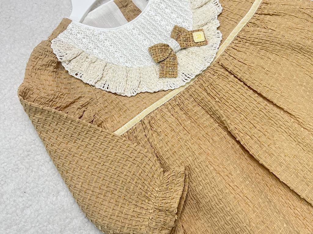 پیراهن دخترانه نخودی رنگ  جلو سینه گیپور پاپیون دار نیوبرن New Born