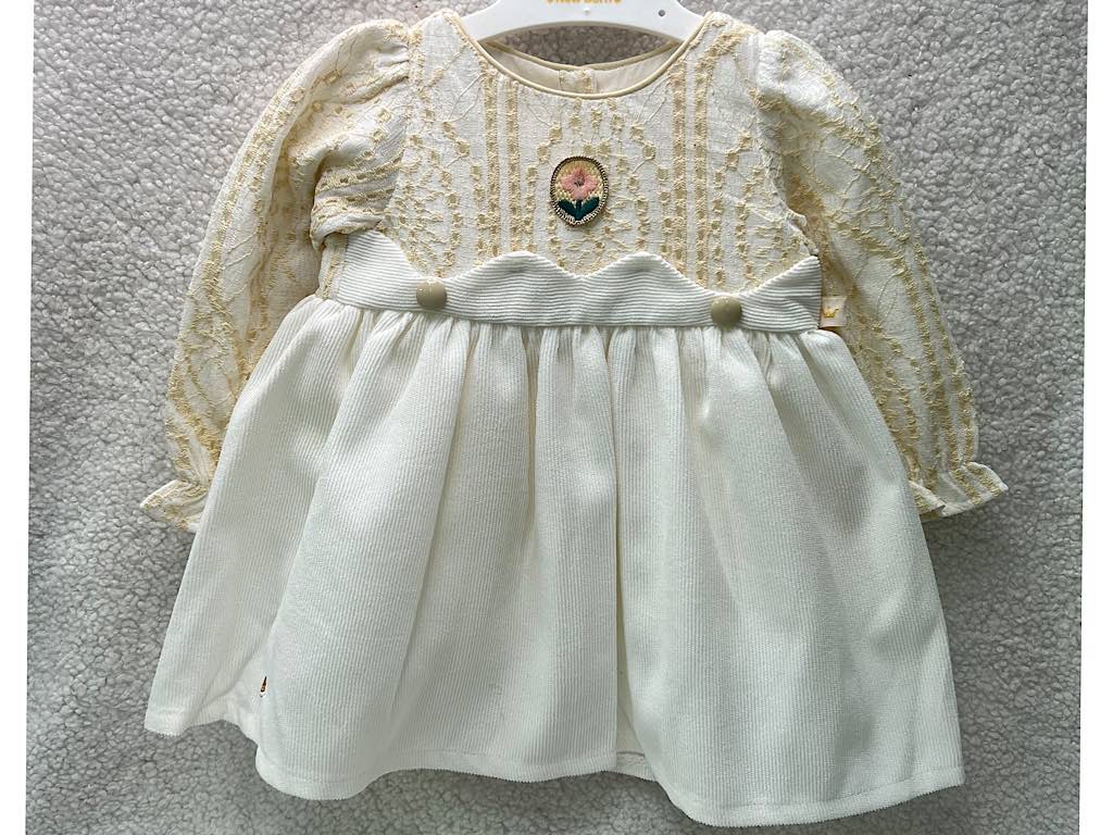 پیراهن دخترانه مخمل شیری بالا تنه دانتل گلدوزری شده نیو برن new born