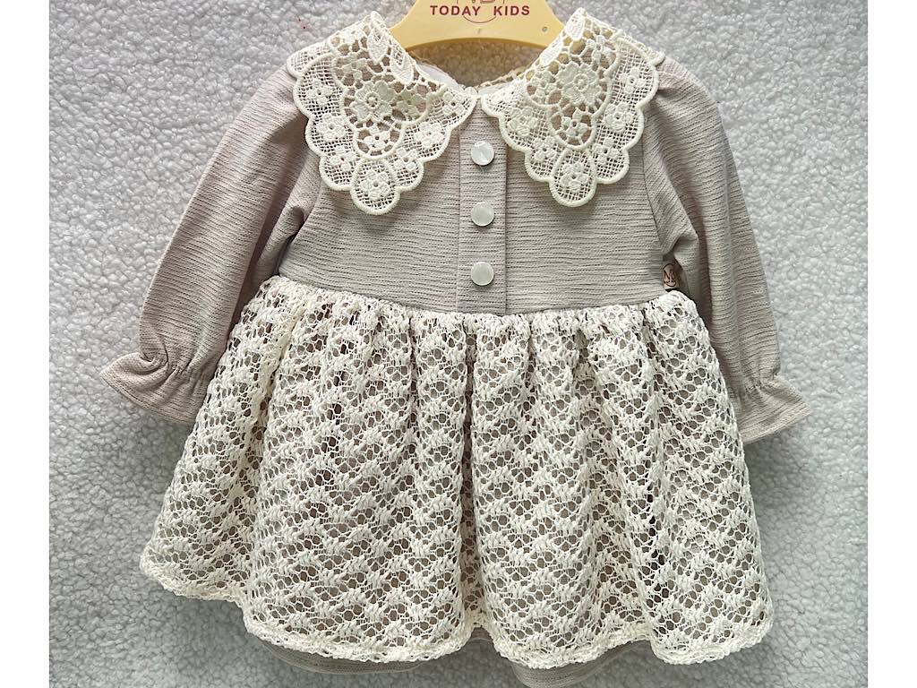 سارافون نوزادی رنگ طوسی دخترانه یقه دانتل سه دکمه