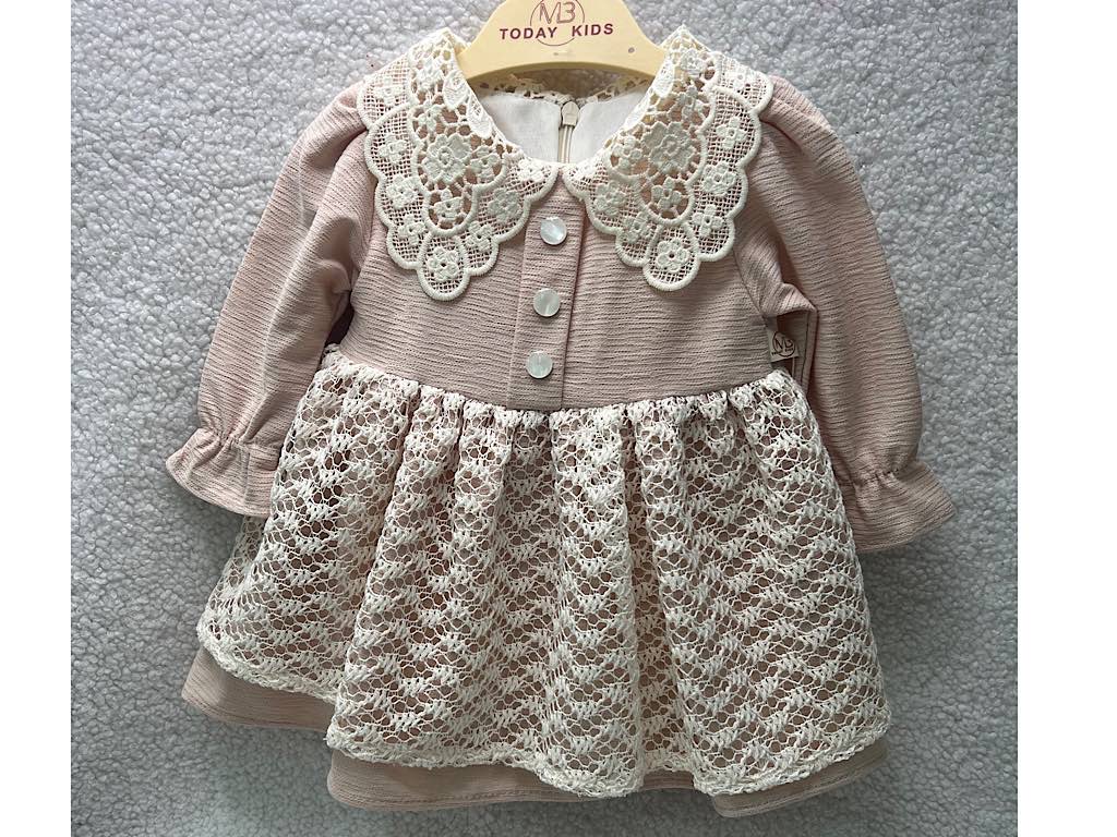 سارافون نوزادی رنگ صورتی دخترانه یقه دانتل سه دکمه