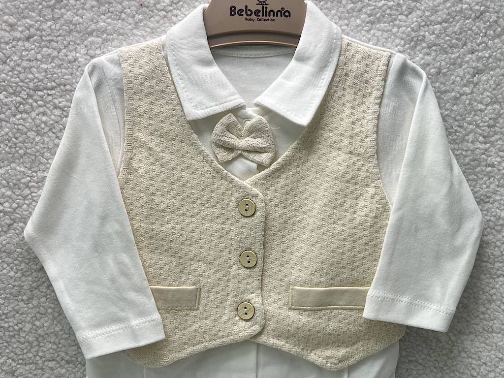 سرهمی جوراب و جلیقه دار نوزادی پسرانه شیری با جلیقه کرم رنگ  بب لینا BEBELINNA