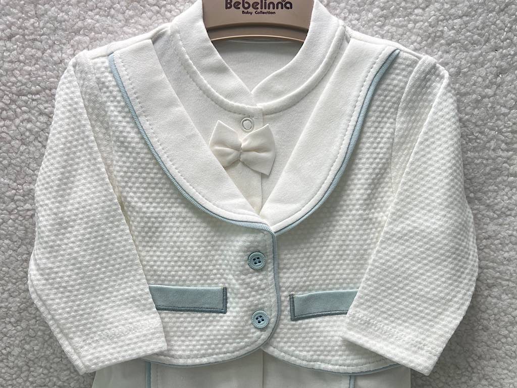 سرهمی جوراب و جلیقه دار نوزادی پسرانه سفید با نوار آبی رنگ  بب لینا BEBELINNA
