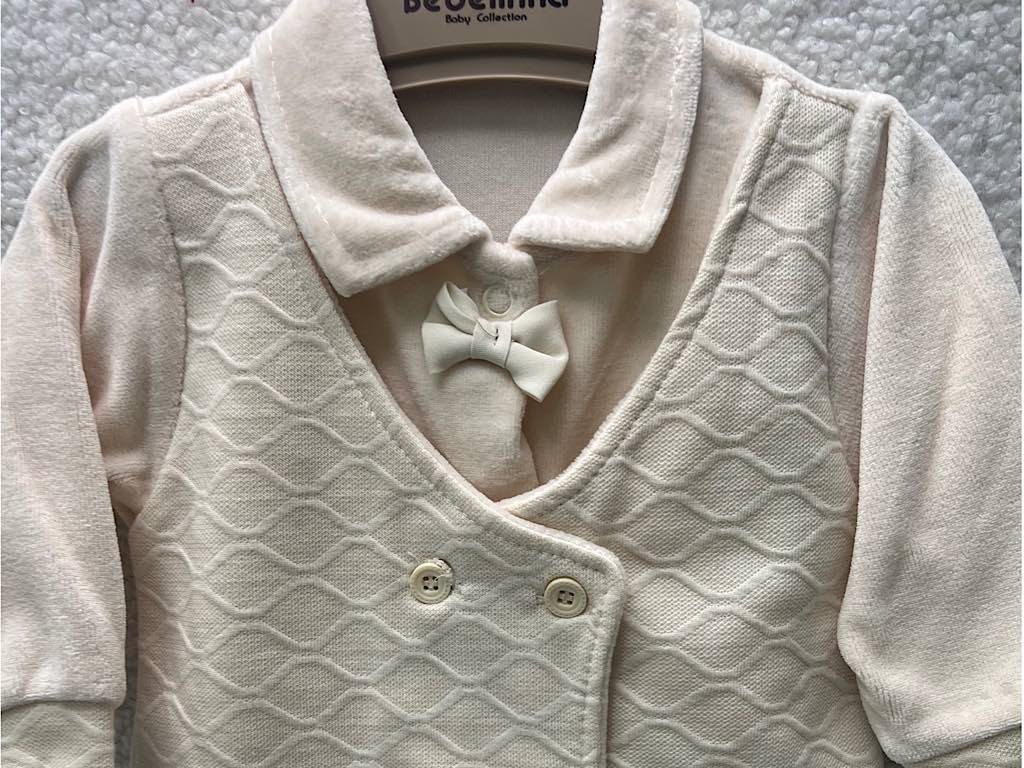 سرهمی جوراب و جلیقه دار مخملی نوزادی پسرانه کرم رنگ بب لینا BEBELINNA