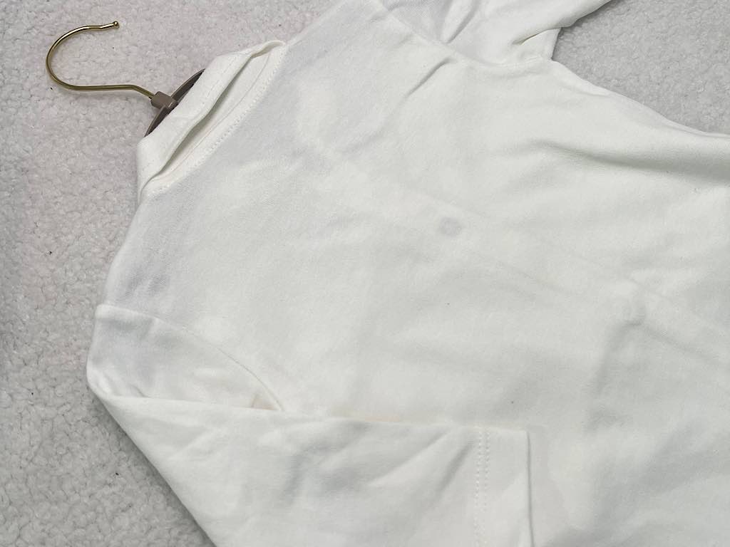 سرهمی جوراب و جلیقه دار نوزادی پسرانه شیری و آبی کبریتی بب لینا BEBELINNA