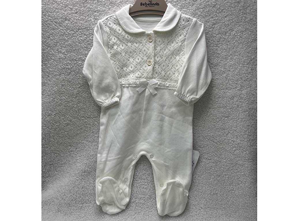 سرهمی جورابدار  جلو سینه قلاب دوزی شده  نوزادی دخترانه شیری رنگ بب لینا BEBELINNA