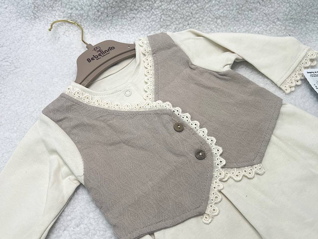 سرهمی جورابدار نوزادی دخترانه کرم و نسکافه ای رنگ بب لینا BEBELINNA