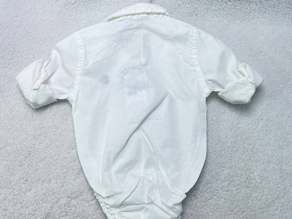 شومیز بادی نوزادی پسرانه رنگ سفید همراه با پاپیون